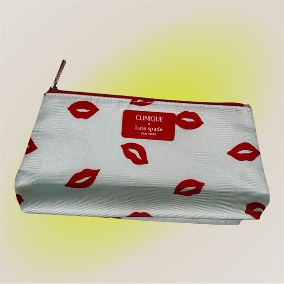 Clinique x Kate Spade New York Cosmetic Bag – Red Lip Print Cosmetic Bag - Picture 4 of 5